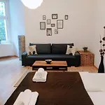 Quiet studio apartment in Prenzlauer Berg near Mauerpark